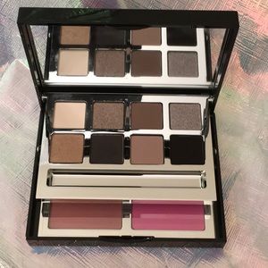 BOBBI BROWN Deluxe Cheek & Eye Palette